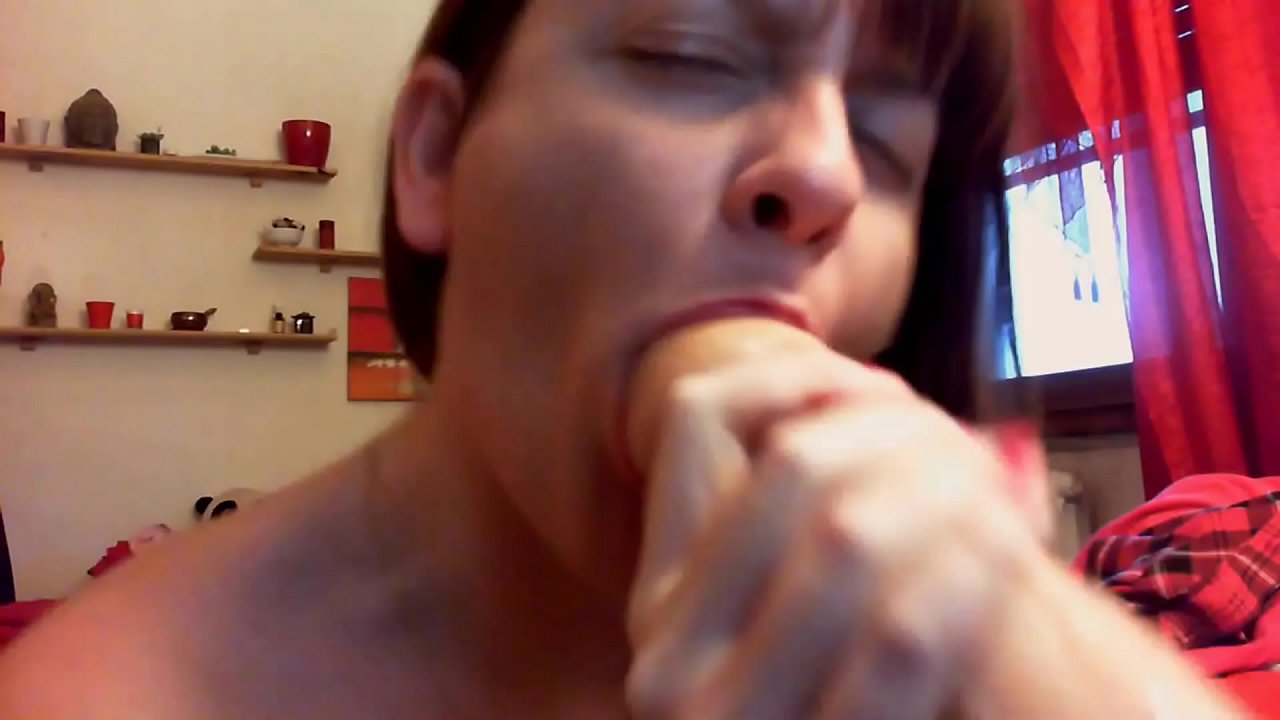 هزة الجماع الرائعة لأختك القذرة ، افتح فمك واشربها كلها